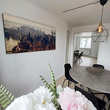 Grand 4 Persons Family Room With Free Parking Hjørring Buitenkant foto