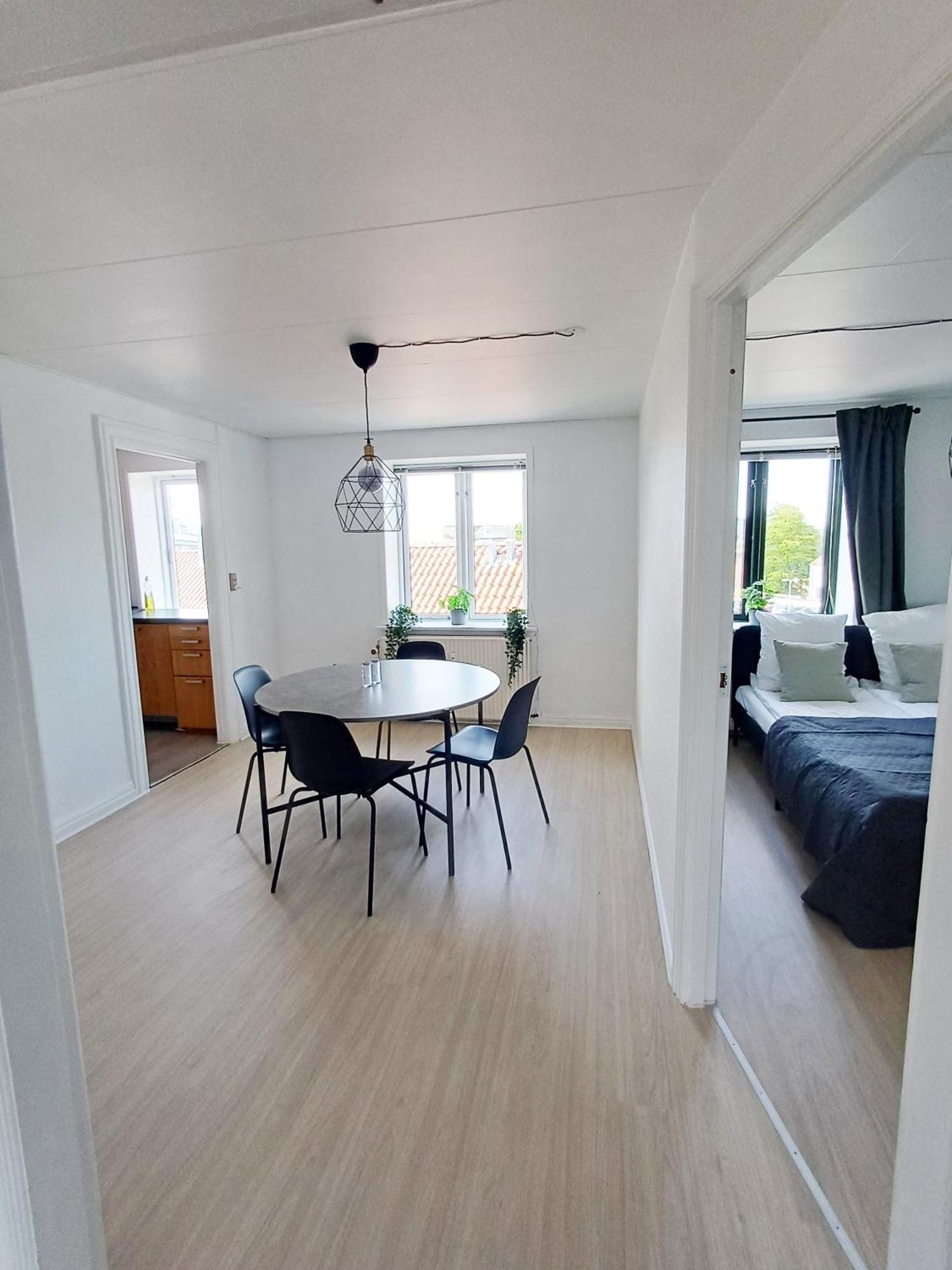 Grand 4 Persons Family Room With Free Parking Hjørring Buitenkant foto